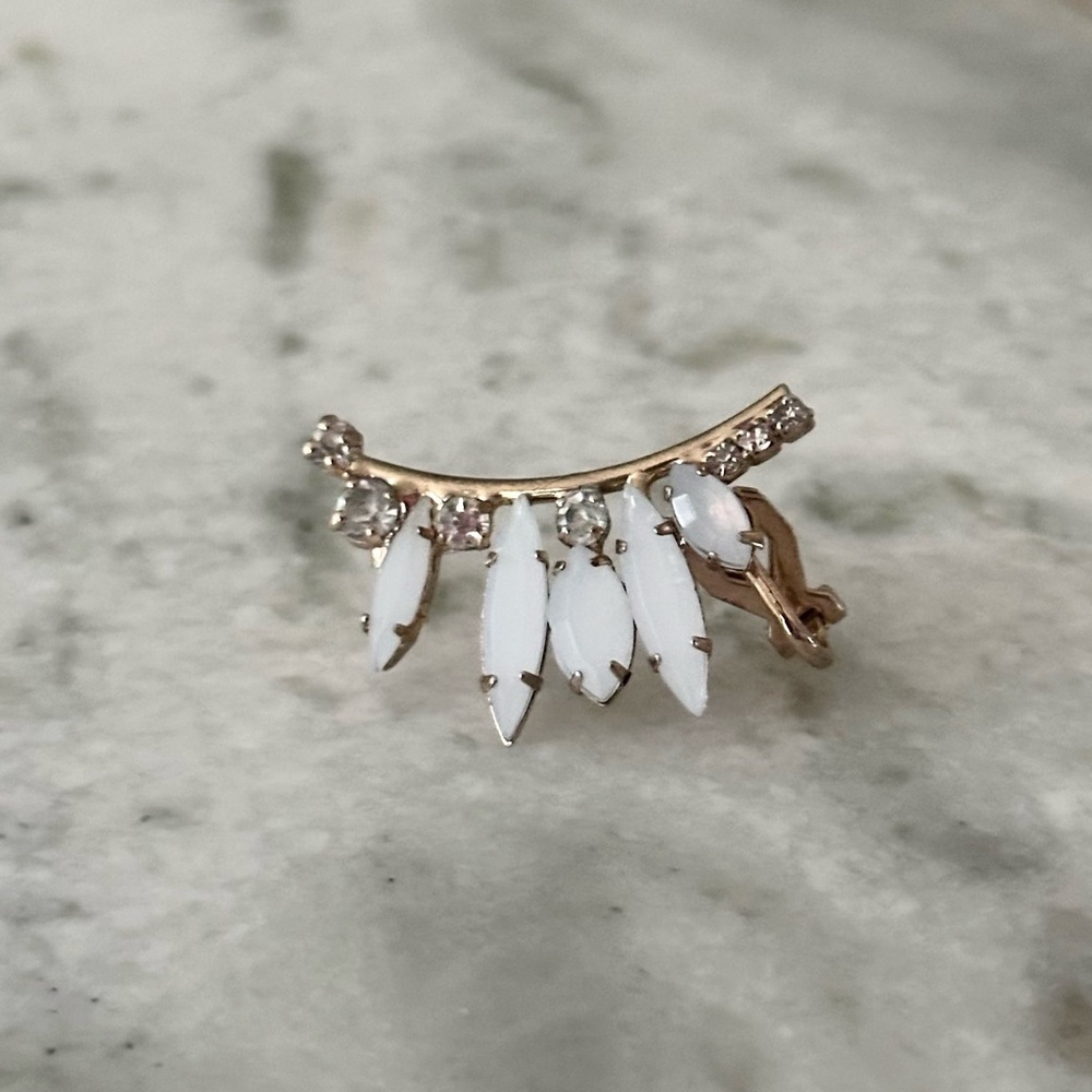 Sparkly Ear Cuff Gold & White Stones - Statement Earrings- Costume Jewelry - Picture 11 of 12